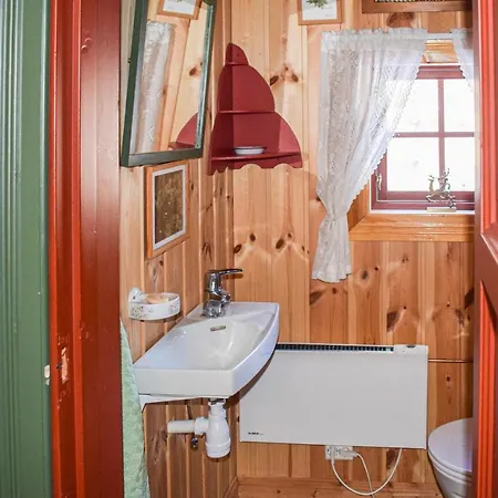Pet Friendly In With Kitchen